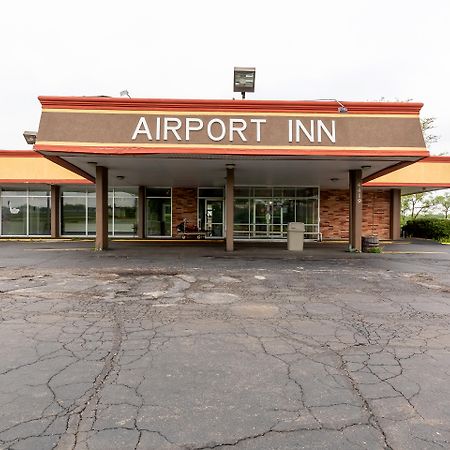 Oyo Hotel At Chicago Rockford International Airport, Il Exterior photo